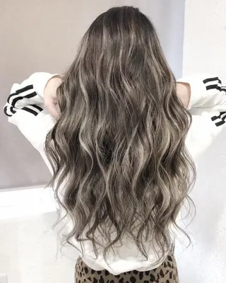 ロング カラー biscohair 髪にドラマを。のヘアスタイル