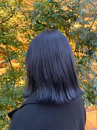 ミディアム カラー 北潟 春菜のヘアスタイル