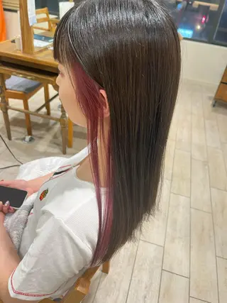 ロング 勝野 優佳のヘアスタイル