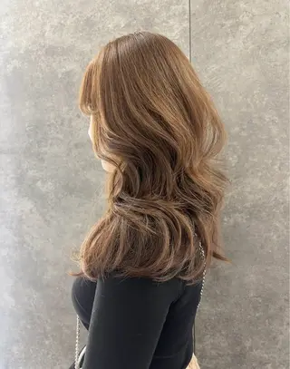 ミディアム Ess所属・YUKI / レイヤーカット🤍のヘアスタイル