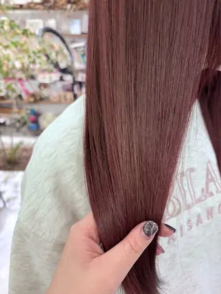 ロング カラー 柔らかストレートと ツヤカラー/和田陽向のヘアスタイル