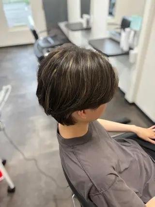 ショート カラー NONOKA Zina千早店のヘアスタイル