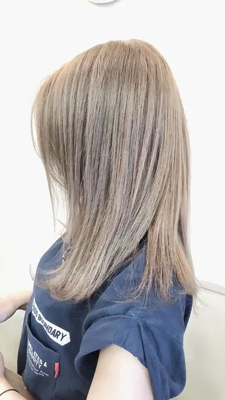 ミディアム カラー GRANDE アオキのヘアスタイル