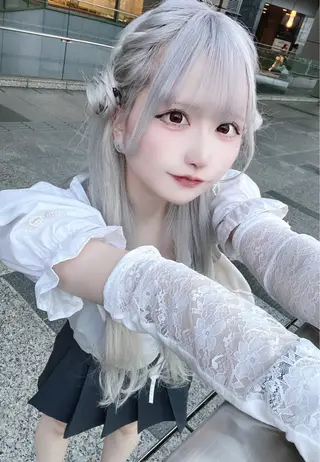 ロング カラー ホワイト&レイヤーカ ットエクステ長畠俊輔のヘアスタイル