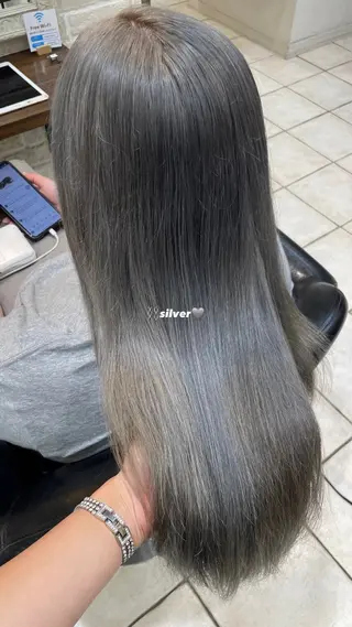 カラー 🩵RIKO🩵 透明感カラー🫧のヘアスタイル