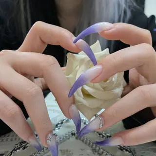 ネイル エステとネイル ローズコンフォートのネイルデザイン