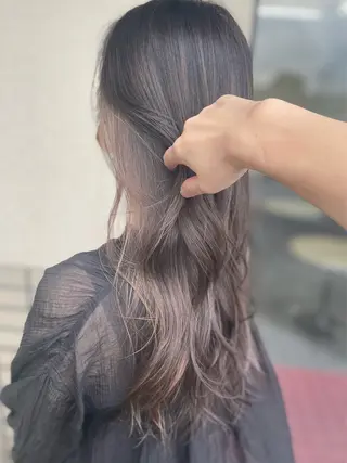 ロング カラー 沢田 瞳のヘアスタイル