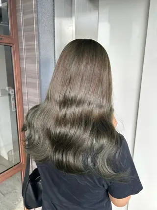 ロング カラー 滝本 和叶のヘアスタイル