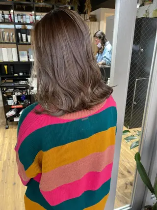 ミディアム カラー ARCANAブリーチ レイヤーカット/原宿のヘアスタイル