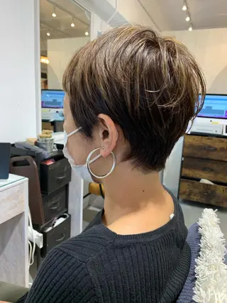 ショート カラー 林 里美のヘアスタイル