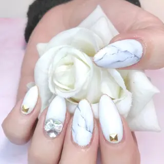 ネイル エステとネイル ローズコンフォートのネイルデザイン