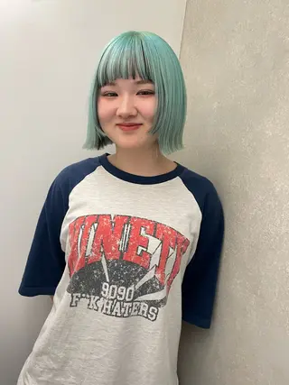 カラー 🎀ボブ＋ハイトーン シュカ👶🏻のヘアスタイル