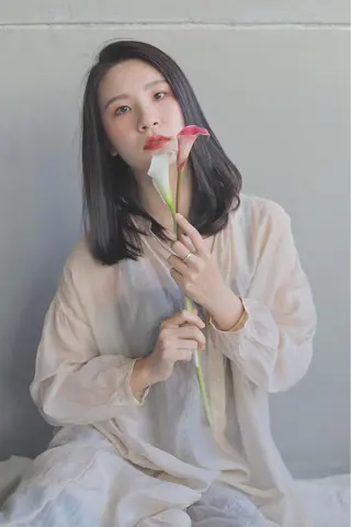 セミロング さの あやねのヘアスタイル