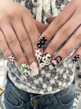 ネイル koyu 🩶のネイルデザイン