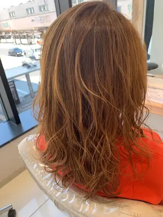 ロング カラー 鈴木 華枝のヘアスタイル