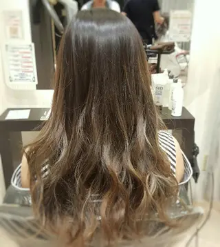 セミロング カラー 秋山 幸太のヘアスタイル