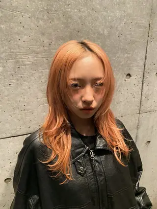 セミロング カラー 角南 莉朱のヘアスタイル