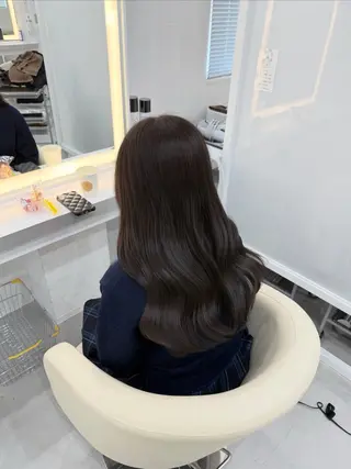 ロング R/🎀 ヘアセット・艶カラーのヘアスタイル