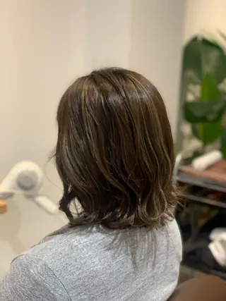 ミディアム カラー MIA 菅原のヘアスタイル