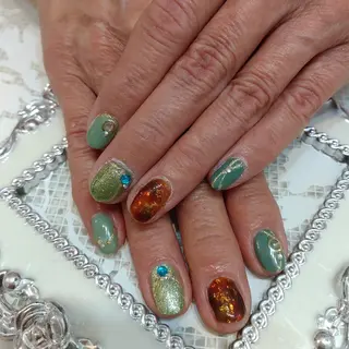 ネイル エステとネイル ローズコンフォートのネイルデザイン