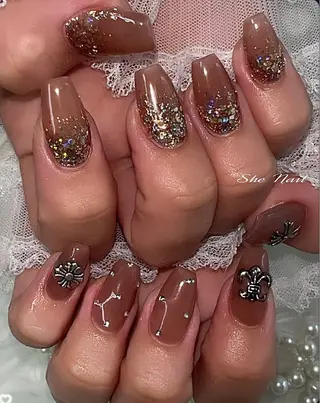 ネイル She   Nail所属・ISA_ BELLAのネイルデザイン