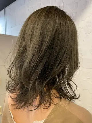 ミディアム カラー SALOWIN下北沢所属・hazuki 🌝のヘアスタイル