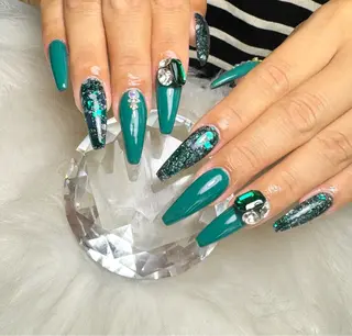 ネイル nail salon fee（フィー）のネイルデザイン