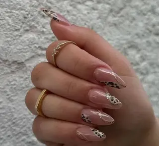 ネイル Oomiya 服部のネイルデザイン