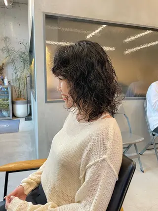 ミディアム パーマ 佐伯 和佳のヘアスタイル