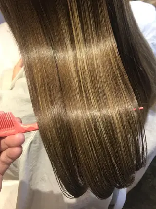 ロング カラー 顔周りレイヤーカット 髪質改善代表西村功平のヘアスタイル