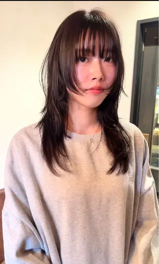 セミロング カラー 顔周りレイヤー🌈 透明感カラ⭐️RENのヘアスタイル