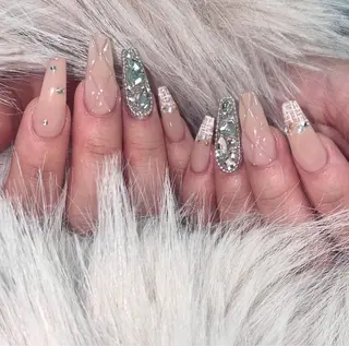 ネイル Emma Jewel所属・Emma Jewel🏛️♡のネイルデザイン