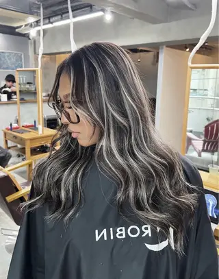 セミロング カラー ROBIN所属・指名数No.1 /NAOYAのヘアスタイル