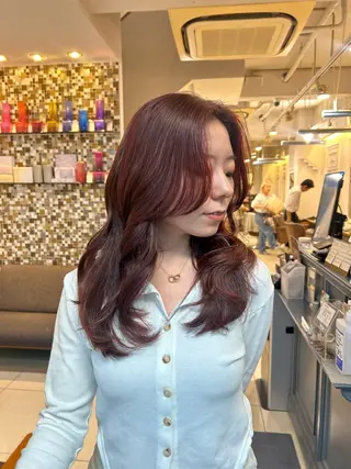 カラー moeka 表参道のヘアスタイル