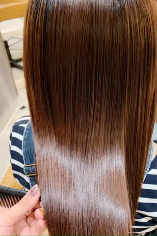 ロング ブリーチなしダブル/ レイヤーカット 小棹のヘアスタイル