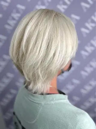 ショート CARINA /アメ村のヘアスタイル