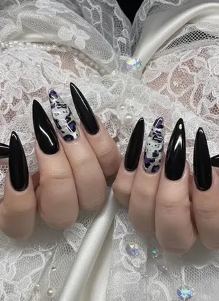 ネイル 24時間営業 UNABOMBAのネイルデザイン