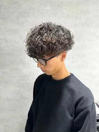 パーマ メンズ 女子ウケNo.1メン ズヘアー流行先端🌈のヘアスタイル