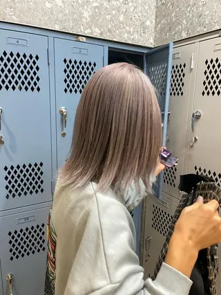 ミディアム カラー ネイル マツエク・マツパ アイブロウ ⭐ハイトーンブリーチ ミルクティーピンクのヘアスタイル