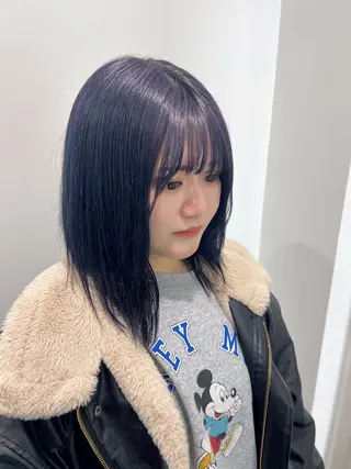 ミディアム カラー 暗髪🩶ラベンダー/ ブルー/ユウナ🤍のヘアスタイル