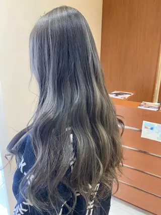 ロング カラー 中山 愛美莉のヘアスタイル