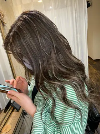 ロング カラー Tsuyoki .のヘアスタイル