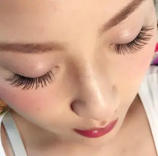 マツエク・マツパ 《カメレオン》 西田美輝のヘアスタイル