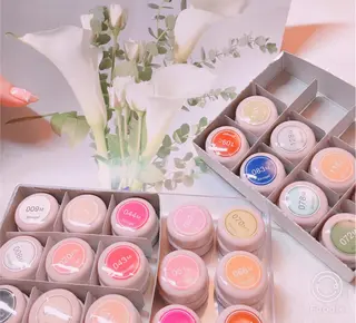 ネイル THECOLORS所属・近貞 莉奈のネイルデザイン