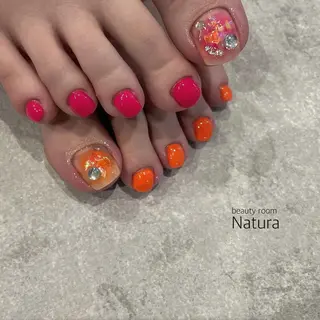 ネイル マツエク・マツパ アイブロウ beautyroom Naturaのネイルデザイン