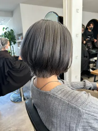 ショート カラー Emitas.三年坂所属・Emitas.　井上 真奈美のヘアスタイル