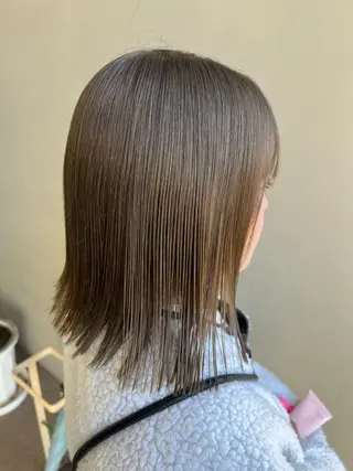 ミディアム カラー Lapel green所属・Lapelgreen 森町 / AOIのヘアスタイル