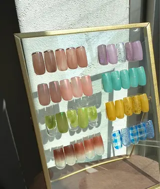 ネイル マツエク・マツパ アイブロウ feey ⁑erinaのネイルデザイン