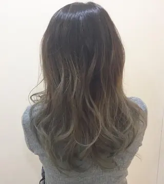 セミロング カラー 服部 樹季のヘアスタイル