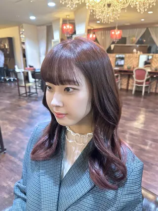 セミロング カラー 秋吉 珠羽のヘアスタイル